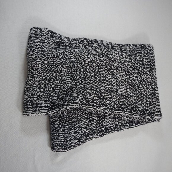 NWT Calvin Klein Infinity Black and White Knit Scarf Unisex - Picture 3 of 10